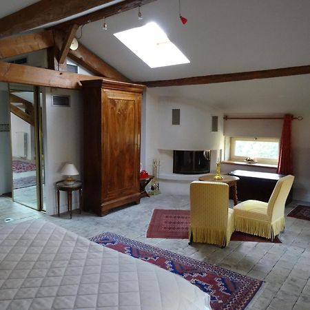Bed and Breakfast Gentilhommiere De Collonges Prissé Exterior foto