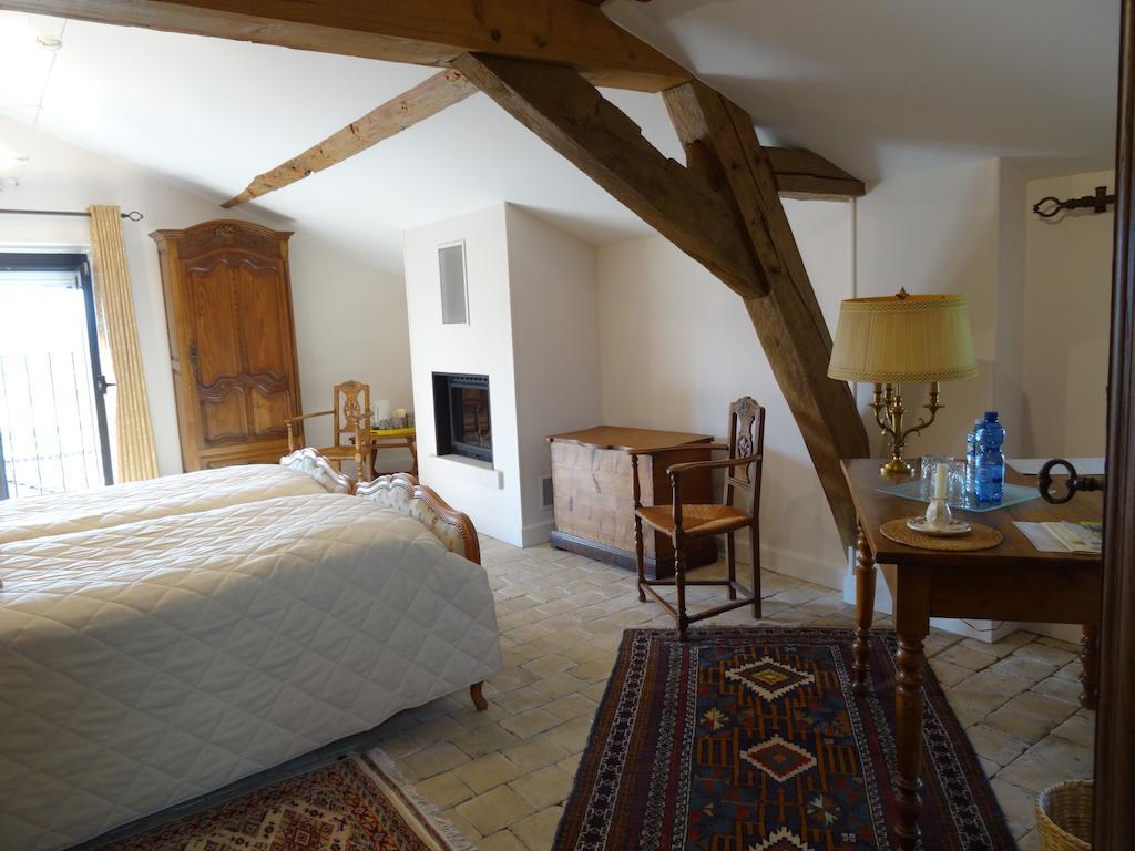 Bed and Breakfast Gentilhommiere De Collonges Prissé Zimmer foto