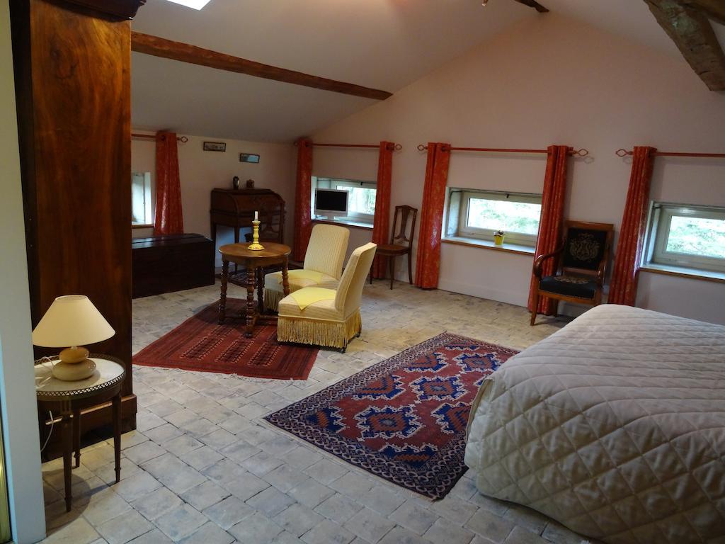 Bed and Breakfast Gentilhommiere De Collonges Prissé Zimmer foto